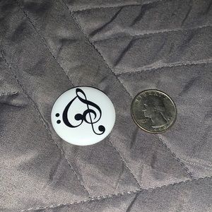 Music note pin ✨ NEW✨